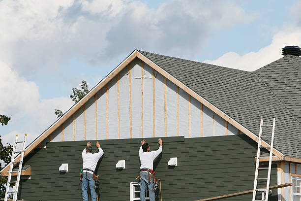 Professional Siding technician working in Pope Army Airfield, NC